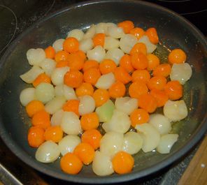 Glasiertes Kohlrabi-Karottengemüse