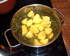 die Kartoffeln mitkochen