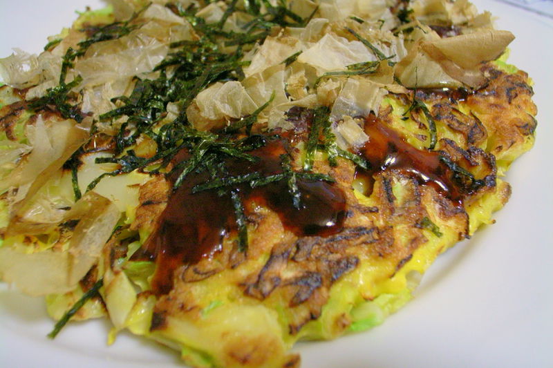 Datei:Okonomiyaki cooking 5 by yoppy.jpg